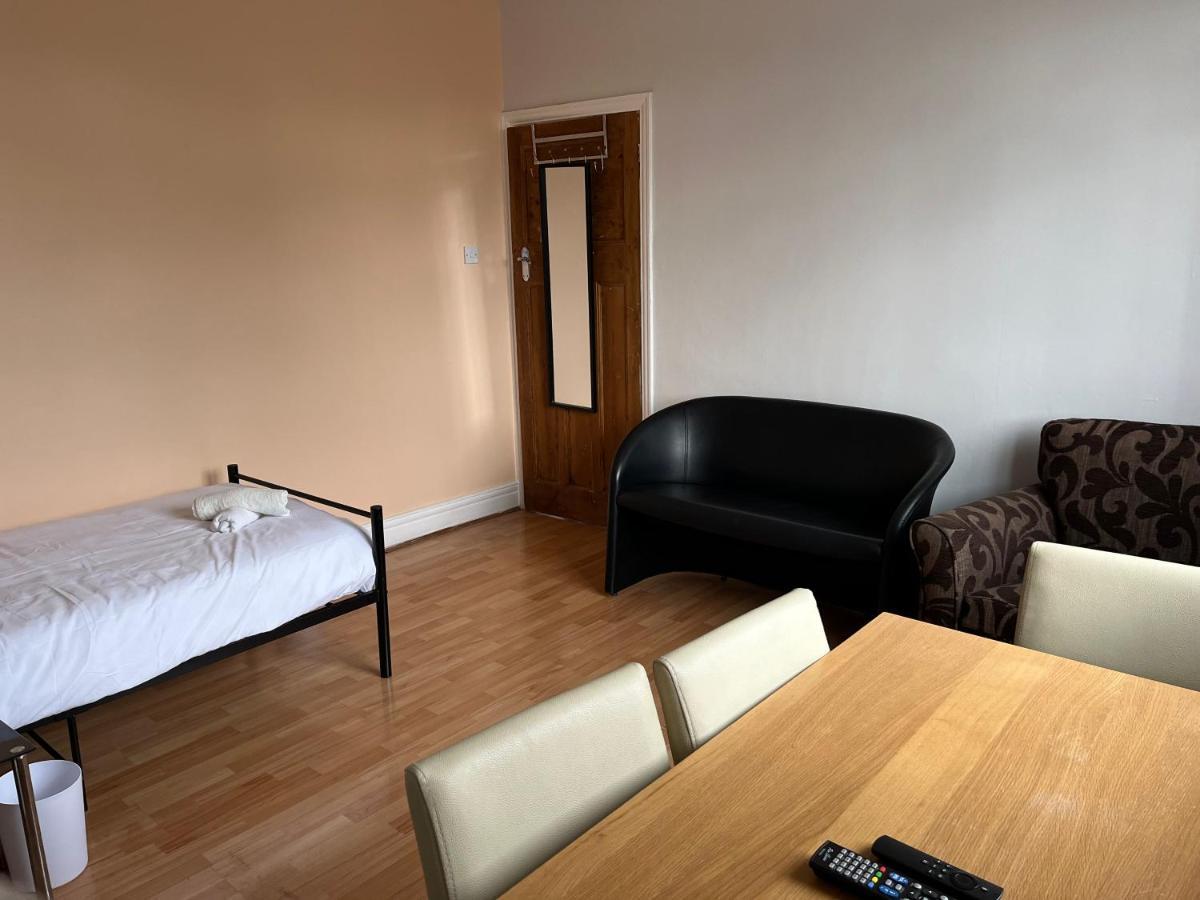 2 Bedroom Apartment, 5 Minutes From City Centre Ньюкасл-апон-Тайн Екстер'єр фото